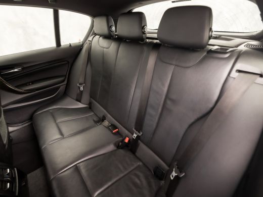 BMW 1 Serie 118i M Sport High Executive Automaat (GROOT NAVI, M PAKKET, LEDER, STOELVERWARMING, SPORTSTOELEN,... ActivLease financial lease