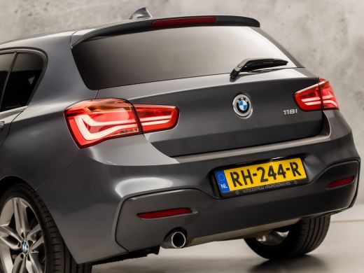 BMW 1 Serie 118i M Sport High Executive Automaat (GROOT NAVI, M PAKKET, LEDER, STOELVERWARMING, SPORTSTOELEN,... ActivLease financial lease