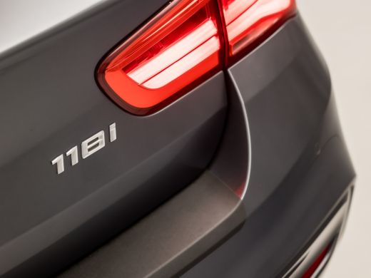 BMW 1 Serie 118i M Sport High Executive Automaat (GROOT NAVI, M PAKKET, LEDER, STOELVERWARMING, SPORTSTOELEN,... ActivLease financial lease