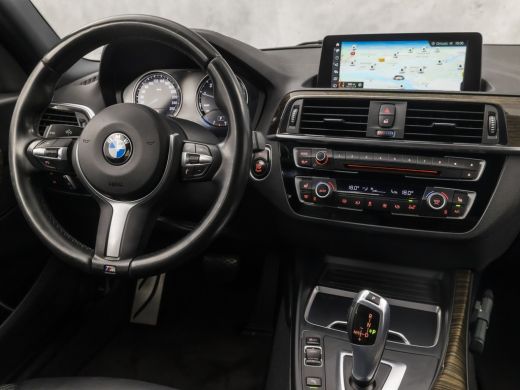 BMW 1 Serie 118i M Sport High Executive Automaat (GROOT NAVI, M PAKKET, LEDER, STOELVERWARMING, SPORTSTOELEN,... ActivLease financial lease