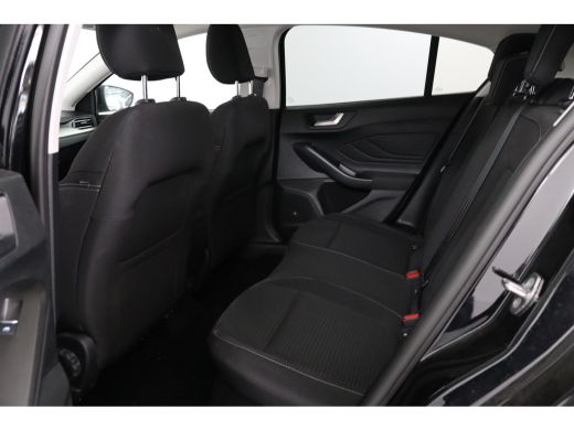 Ford Focus 1.0 EcoBoost Hybrid Titanium | 1e Eigenaar! | Winterpack | Navi | LED | Clima | Parkeersensoren V... ActivLease financial lease