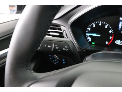 Ford Focus 1.0 EcoBoost Hybrid Titanium | 1e Eigenaar! | Winterpack | Navi | LED | Clima | Parkeersensoren V... ActivLease financial lease