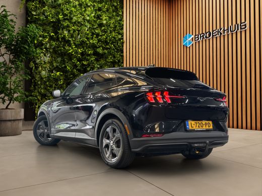 Ford Mustang Mach-E Mach-E Extended RWD 98 kWh | SOH 93% | B&O | Trekhaak | Adapt. Cruise | Leer | Blis | LED | 18'' ActivLease financial lease