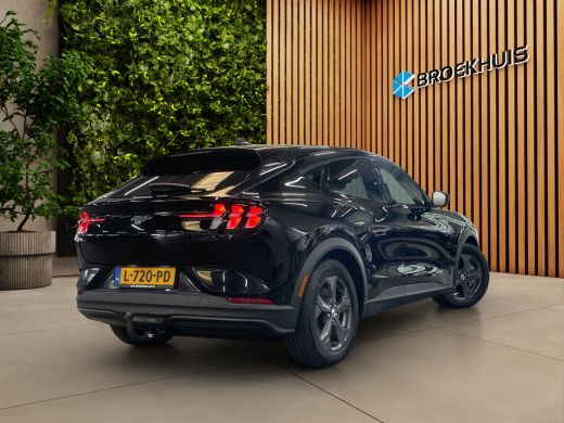 Ford Mustang Mach-E Mach-E Extended RWD 98 kWh | SOH 93% | B&O | Trekhaak | Adapt. Cruise | Leer | Blis | LED | 18'' ActivLease financial lease