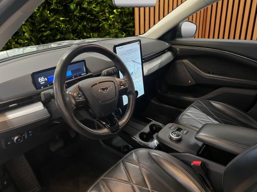 Ford Mustang Mach-E Mach-E Extended RWD 98 kWh | SOH 93% | B&O | Trekhaak | Adapt. Cruise | Leer | Blis | LED | 18'' ActivLease financial lease