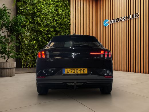 Ford Mustang Mach-E Mach-E Extended RWD 98 kWh | SOH 93% | B&O | Trekhaak | Adapt. Cruise | Leer | Blis | LED | 18'' ActivLease financial lease