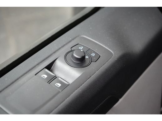 Ford Transit Custom 320 2.0 TDCI L2H1 Trend Black Pack | BPM VRIJ! | Camera | Cruise Control | Navigatie | Apple Carplay ActivLease financial lease