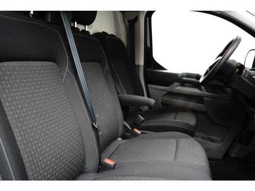 Ford Transit Custom 320 2.0 TDCI L2H1 Trend Black Pack | BPM VRIJ! | Camera | Cruise Control | Navigatie | Apple Carplay ActivLease financial lease