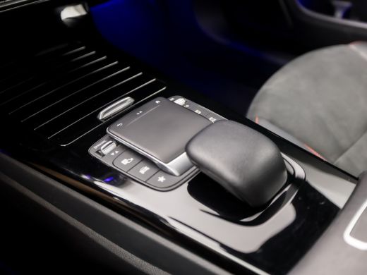 Mercedes-Benz A-Klasse 250 e AMG Sport 218Pk Automaat (PANORAMADAK, GROOT NAVI, SFEERVERLICHTING, CAMERA, GETINT GLAS, S... ActivLease financial lease