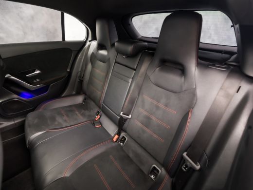 Mercedes-Benz A-Klasse 250 e AMG Sport 218Pk Automaat (PANORAMADAK, GROOT NAVI, SFEERVERLICHTING, CAMERA, GETINT GLAS, S... ActivLease financial lease