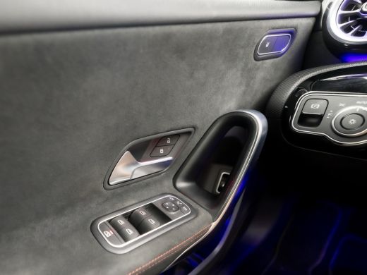 Mercedes-Benz A-Klasse 250 e AMG Sport 218Pk Automaat (PANORAMADAK, GROOT NAVI, SFEERVERLICHTING, CAMERA, GETINT GLAS, S... ActivLease financial lease