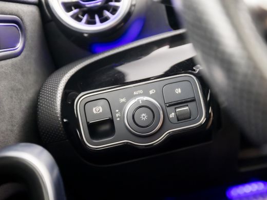 Mercedes-Benz A-Klasse 250 e AMG Sport 218Pk Automaat (PANORAMADAK, GROOT NAVI, SFEERVERLICHTING, CAMERA, GETINT GLAS, S... ActivLease financial lease