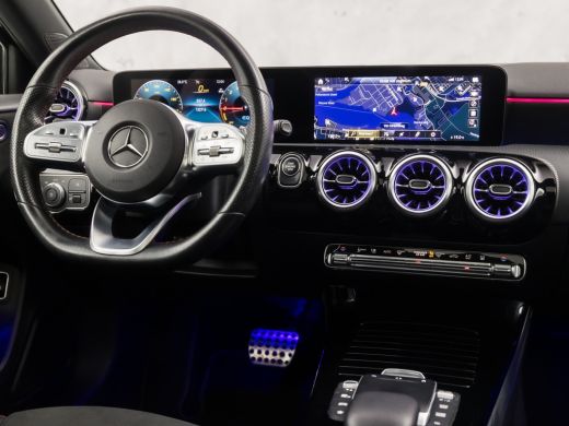 Mercedes-Benz A-Klasse 250 e AMG Sport 218Pk Automaat (PANORAMADAK, GROOT NAVI, SFEERVERLICHTING, CAMERA, GETINT GLAS, S... ActivLease financial lease