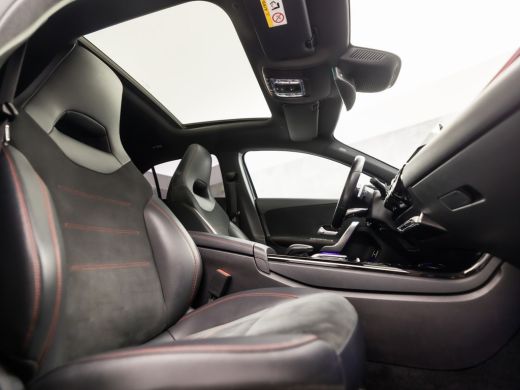 Mercedes-Benz A-Klasse 250 e AMG Sport 218Pk Automaat (PANORAMADAK, GROOT NAVI, SFEERVERLICHTING, CAMERA, GETINT GLAS, S... ActivLease financial lease