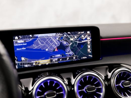 Mercedes-Benz A-Klasse 250 e AMG Sport 218Pk Automaat (PANORAMADAK, GROOT NAVI, SFEERVERLICHTING, CAMERA, GETINT GLAS, S... ActivLease financial lease