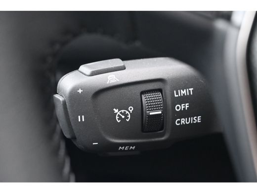 Peugeot 2008 Allure tot 8 Jaar Garantie! | Active Safety Brake met camera en radar (automatisch noodremsysteem... ActivLease financial lease