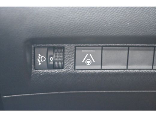 Peugeot 2008 Allure tot 8 Jaar Garantie! | Active Safety Brake met camera en radar (automatisch noodremsysteem... ActivLease financial lease