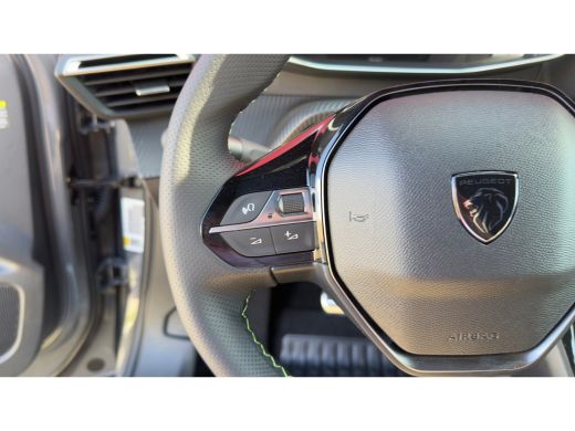 Peugeot 2008 GT | Active Safety Brake met camera en radar (automatisch noodremsysteem) met Distance Alert (waa... ActivLease financial lease