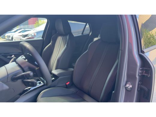 Peugeot 2008 GT | Active Safety Brake met camera en radar (automatisch noodremsysteem) met Distance Alert (waa... ActivLease financial lease