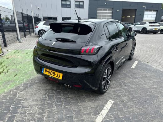 Peugeot 208 1.2 PureTech GT-Line Panoramadak | Stoelverwarming | Camera | 130PK | Apple/Android Carplay |  | ... ActivLease financial lease