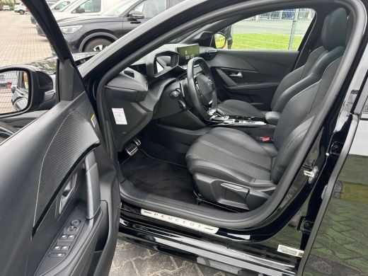 Peugeot 208 1.2 PureTech GT-Line Panoramadak | Stoelverwarming | Camera | 130PK | Apple/Android Carplay |  | ... ActivLease financial lease
