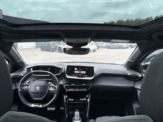 Peugeot 208 1.2 PureTech GT-Line Panoramadak | Stoelverwarming | Camera | 130PK | Apple/Android Carplay |  | ... ActivLease financial lease