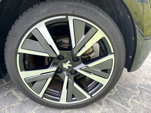 Peugeot 208 1.2 PureTech GT-Line Panoramadak | Stoelverwarming | Camera | 130PK | Apple/Android Carplay |  | ... ActivLease financial lease