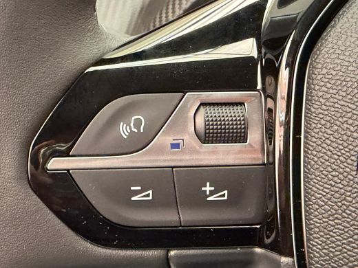 Peugeot 208 Allure | Elektrische parkeerrem | Extra getinte achterste zijruiten en achterruit | Extra getinte... ActivLease financial lease