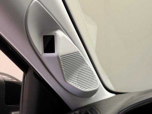 Peugeot 208 Allure | Elektrische parkeerrem | Extra getinte achterste zijruiten en achterruit | Extra getinte... ActivLease financial lease