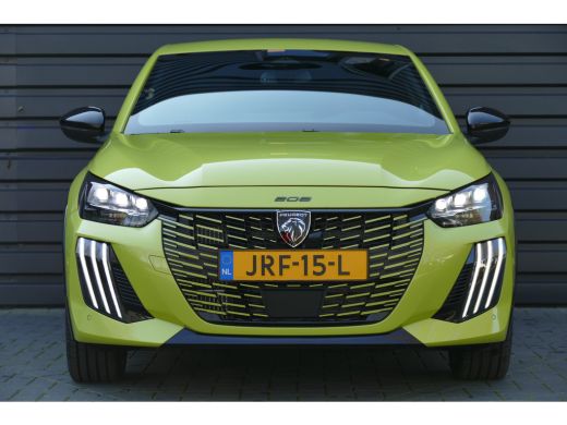 Peugeot 208 GT | Armsteunen op de voorportieren bekleed met kunstleder met groen sierstiksel (GT-Line) | Clim... ActivLease financial lease
