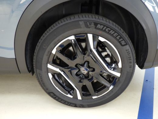 Peugeot 5008 1.6 Plug-in Hybrid 195 Allure 7p Tot 8 Jaar Garantie! | AGR-Comfortstoel | 7,4kW Lader | Adaptive... ActivLease financial lease
