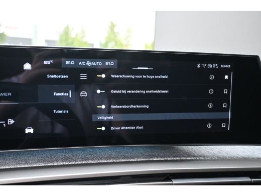 Peugeot 5008 1.6 Plug-in Hybrid 195 Allure 7p Tot 8 Jaar Garantie! | AGR-Comfortstoel | 7,4kW Lader | Adaptive... ActivLease financial lease