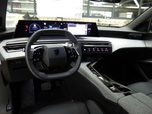 Peugeot 5008 1.6 Plug-in Hybrid 195 Allure 7p Tot 8 Jaar Garantie! | AGR-Comfortstoel | 7,4kW Lader | Adaptive... ActivLease financial lease