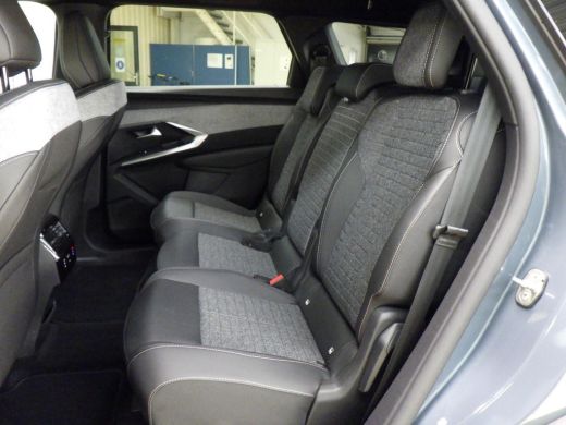 Peugeot 5008 1.6 Plug-in Hybrid 195 Allure 7p Tot 8 Jaar Garantie! | AGR-Comfortstoel | 7,4kW Lader | Adaptive... ActivLease financial lease