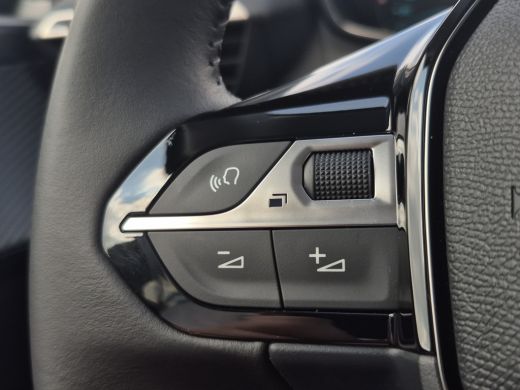 Peugeot e-208 EV Business 50 kWh Tot 8 jaar garantie | Camera | Parkeersensoren | LED | Full map navigatie | Ca... ActivLease financial lease