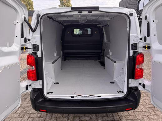 Peugeot e-Expert EV L3 75 kWh &euro;14.740 korting!! | 16" stalen velgen | Elektrisch bedienbare en verwarmbare buitens... ActivLease financial lease