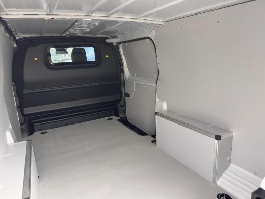 Peugeot e-Expert EV L3 75 kWh &euro;14.740 korting!! | 16" stalen velgen | Elektrisch bedienbare en verwarmbare buitens... ActivLease financial lease
