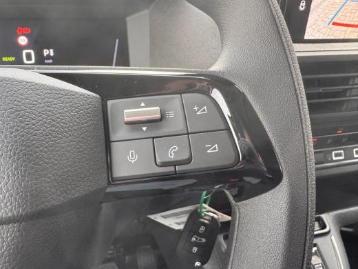 Peugeot e-Expert EV L3 75 kWh &euro;14.740 korting!! | 16" stalen velgen | Elektrisch bedienbare en verwarmbare buitens... ActivLease financial lease