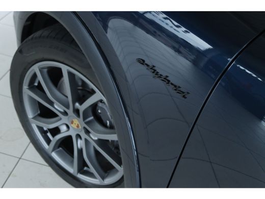 Porsche Cayenne 3.0 E-Hybrid "OP AFSPRAAK" | SoH 94% | SportDesign | Sportchrono | Passenger display | Stoelventi... ActivLease financial lease
