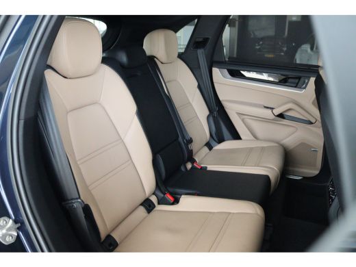 Porsche Cayenne 3.0 E-Hybrid "OP AFSPRAAK" | SoH 94% | SportDesign | Sportchrono | Passenger display | Stoelventi... ActivLease financial lease