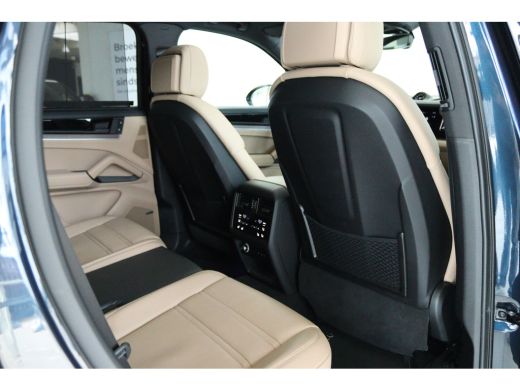 Porsche Cayenne 3.0 E-Hybrid "OP AFSPRAAK" | SoH 94% | SportDesign | Sportchrono | Passenger display | Stoelventi... ActivLease financial lease