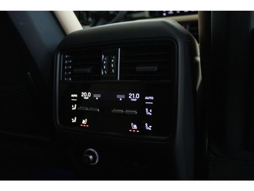 Porsche Cayenne 3.0 E-Hybrid "OP AFSPRAAK" | SoH 94% | SportDesign | Sportchrono | Passenger display | Stoelventi... ActivLease financial lease