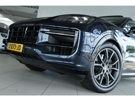 Porsche Cayenne 3.0 E-Hybrid "OP AFSPRAAK" | SoH 94% | SportDesign | Sportchrono | Passenger display | Stoelventi... ActivLease financial lease