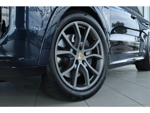 Porsche Cayenne 3.0 E-Hybrid "OP AFSPRAAK" | SoH 94% | SportDesign | Sportchrono | Passenger display | Stoelventi... ActivLease financial lease