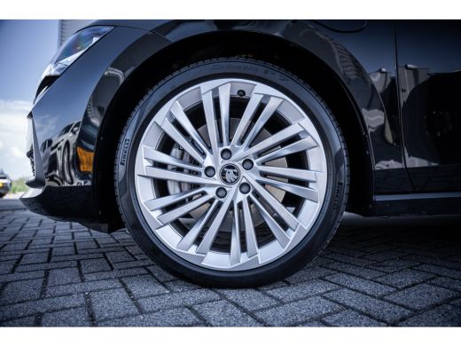 Skoda Superb Combi 1.5 TSI PHEV Business Edition | Achteruitrijcamera | Apple Carplay/Android Auto|telefoonint... ActivLease financial lease