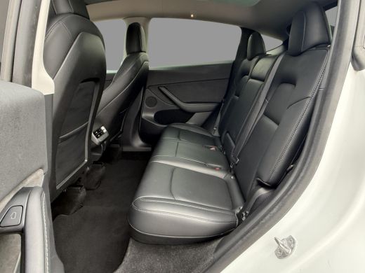 Tesla Model Y Long Range AWD 75 kWh SOH 87,8% / Autopilot / 20'' LM ( &euro; 2.300  Nieuwe banden ) / NL Geleverd / ... ActivLease financial lease