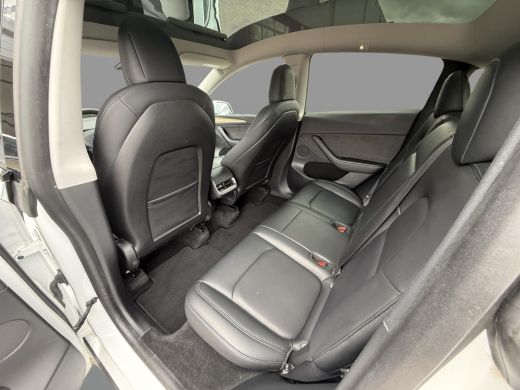 Tesla Model Y Long Range AWD 75 kWh SOH 87,8% / Autopilot / 20'' LM ( &euro; 2.300  Nieuwe banden ) / NL Geleverd / ... ActivLease financial lease
