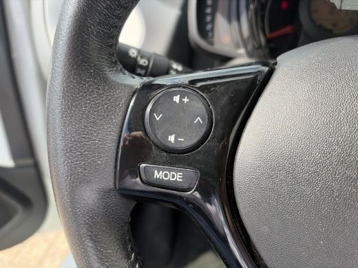Toyota Aygo 1.0 VVT-i x-play ActivLease financial lease