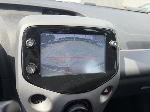 Toyota Aygo 1.0 VVT-i x-play ActivLease financial lease