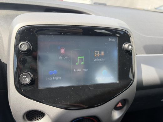 Toyota Aygo 1.0 VVT-i x-play ActivLease financial lease